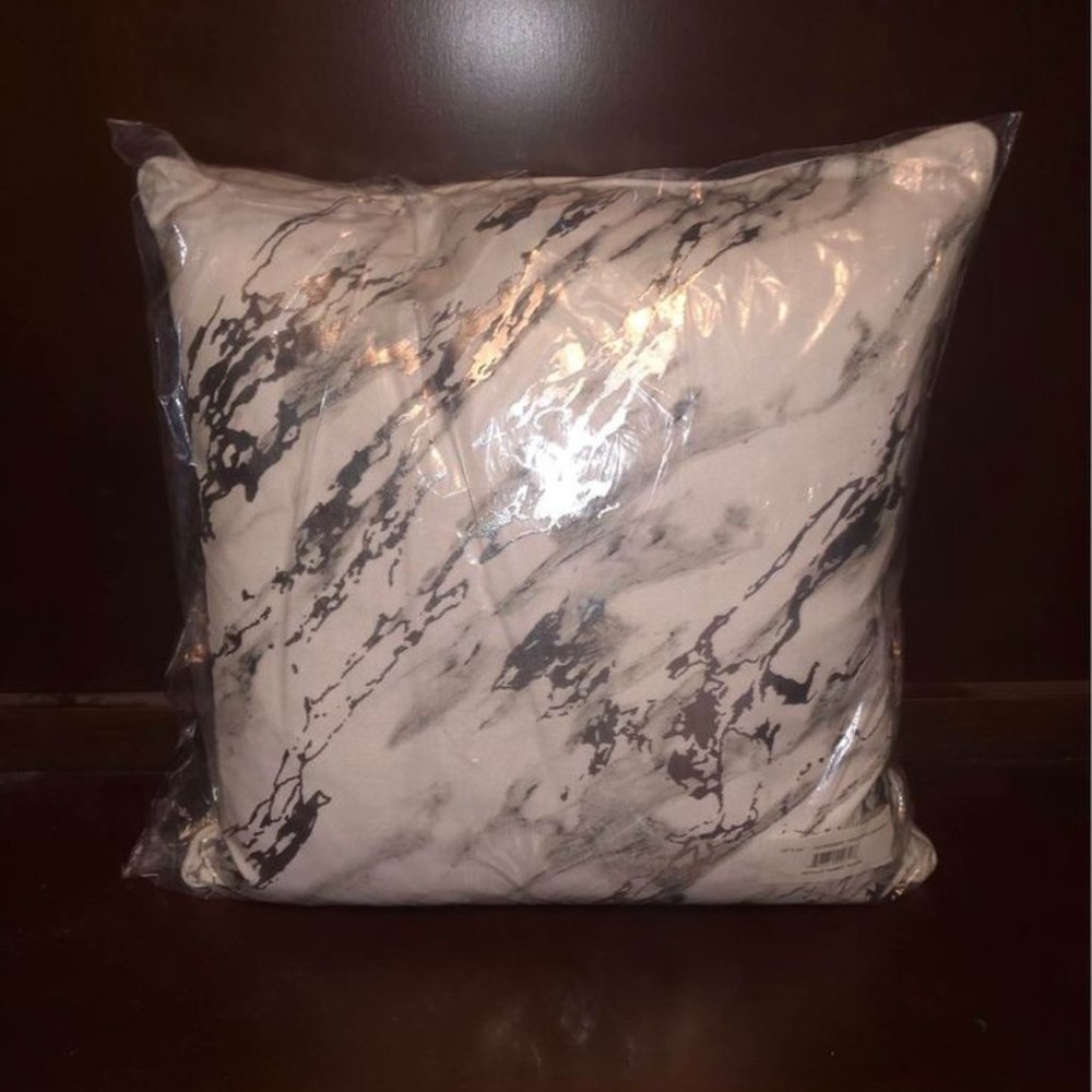 Marbled Pillow